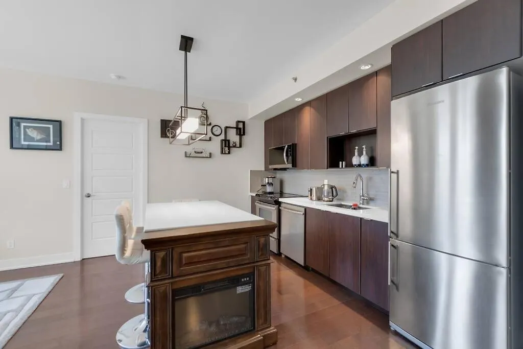 1560 Sqft Elegant Condo At Downtown Hi-End Shopping & Dining Area - Cn Tower View, Bidet, Lockbox Toronto 0*,